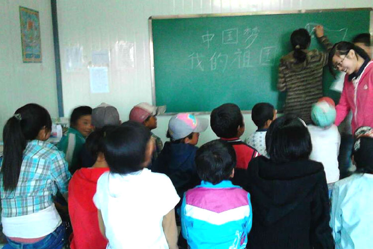 7��20�գ���ӿƼ���W���t�ġ�֧����c�ຣ���Ϲ��WУ֧�̻�ӡ����c���ӹ�Ԓ���Ї������ҵ��������������e�С����ӂ��mȻ��o��С�����v����������Մ��������֣��s��Ȼ��μ������顣