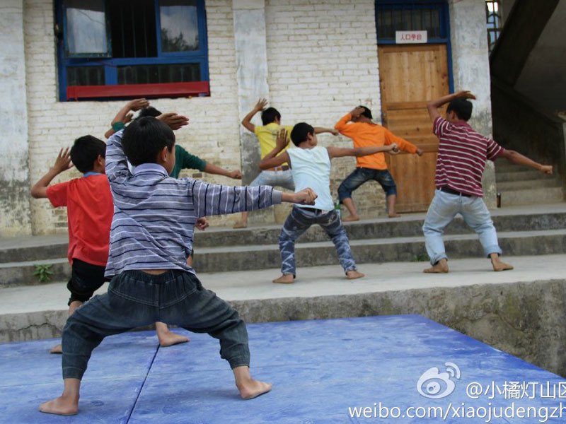 7��31������С�ٟ���ɽ�^���W����֧�����ǭ����ؑ�S�h�����l����С�W����20���֧�̻�Ӽ����Y���������������ҵ�Ͷ�뵽����ˇ�R�ݵĜʂ��A�����D�麢�ӂ��ڞ�R���u�����ž���