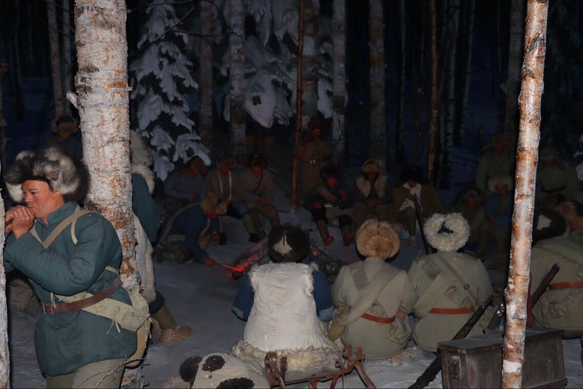 ���š�һ�ˡ��o(j��)���^��(n��i)��ӳ��(li��n)��(zh��n)ʿ��η��(y��n)����Ӣ�¿������龰Ϟ��Ⱥ����ꑼӽ� �z��