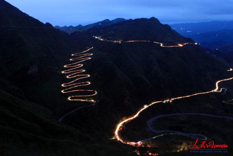 ��¡��24���ա�֮ҹ����ꐁ��֔zӰ��