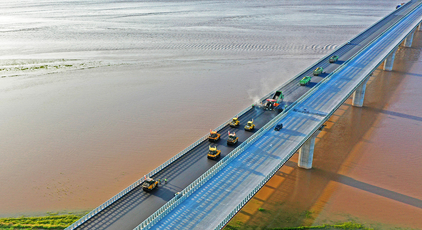沁伊高速黃河特大橋建設如火如荼
